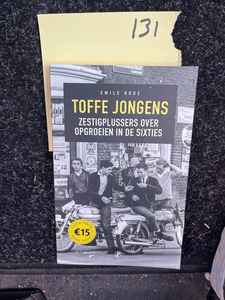 Toffe Jongens: Opgroeien in de Sixties - Emile Bode, Boeken, Romans, Zo goed als nieuw, Nederland, Ophalen of Verzenden