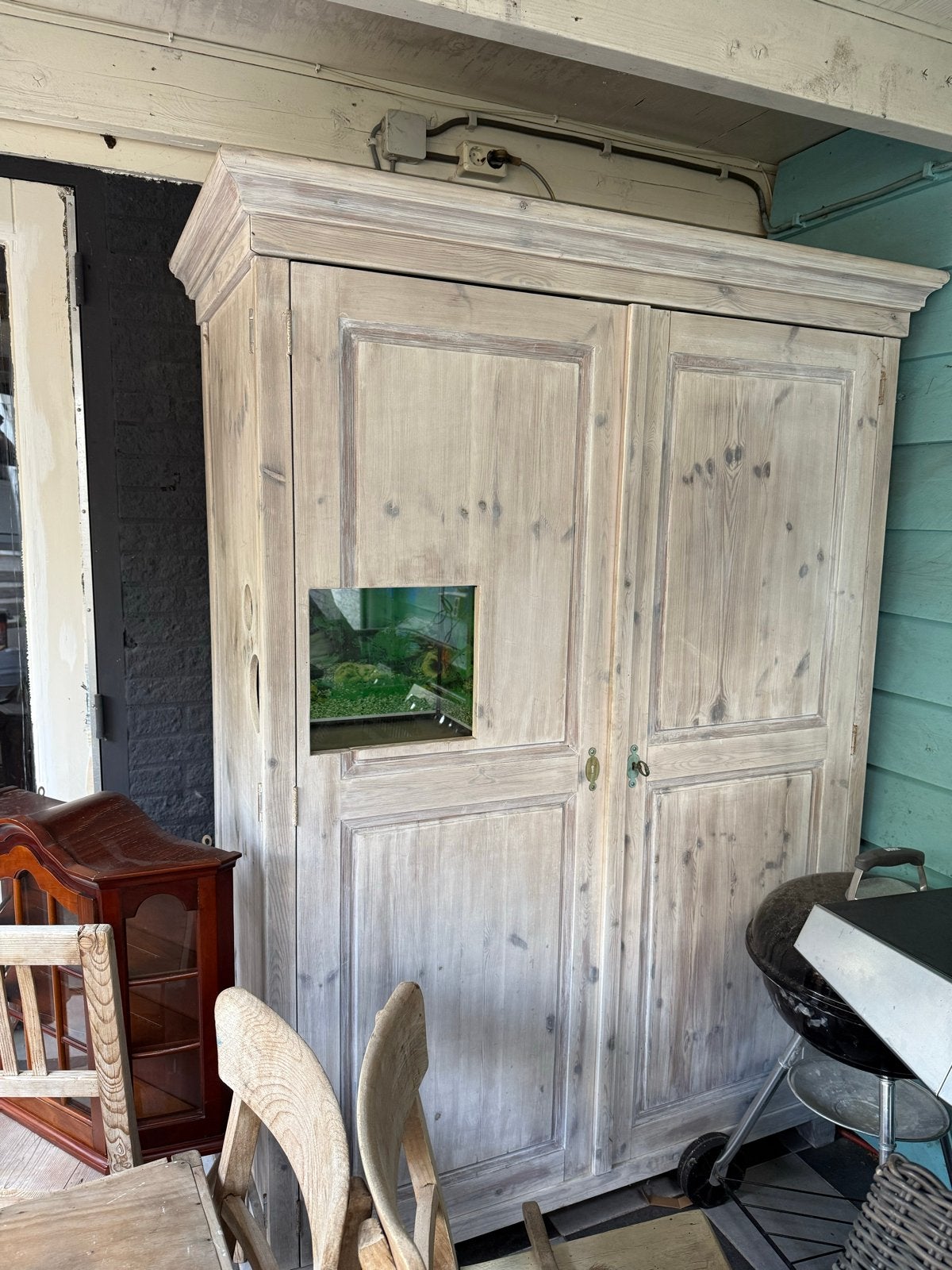 Grote houten kast met inbouw aquarium, Ophalen, Gebruikt, 25 tot 50 cm, 200 cm of meer