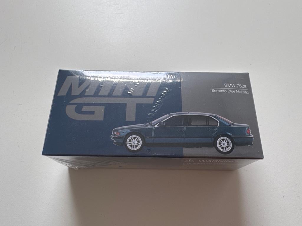 Mini GT BMW 750iL Sorrento Blue Metallic - Nieuw, Ophalen of Verzenden, Nieuw, Overige typen