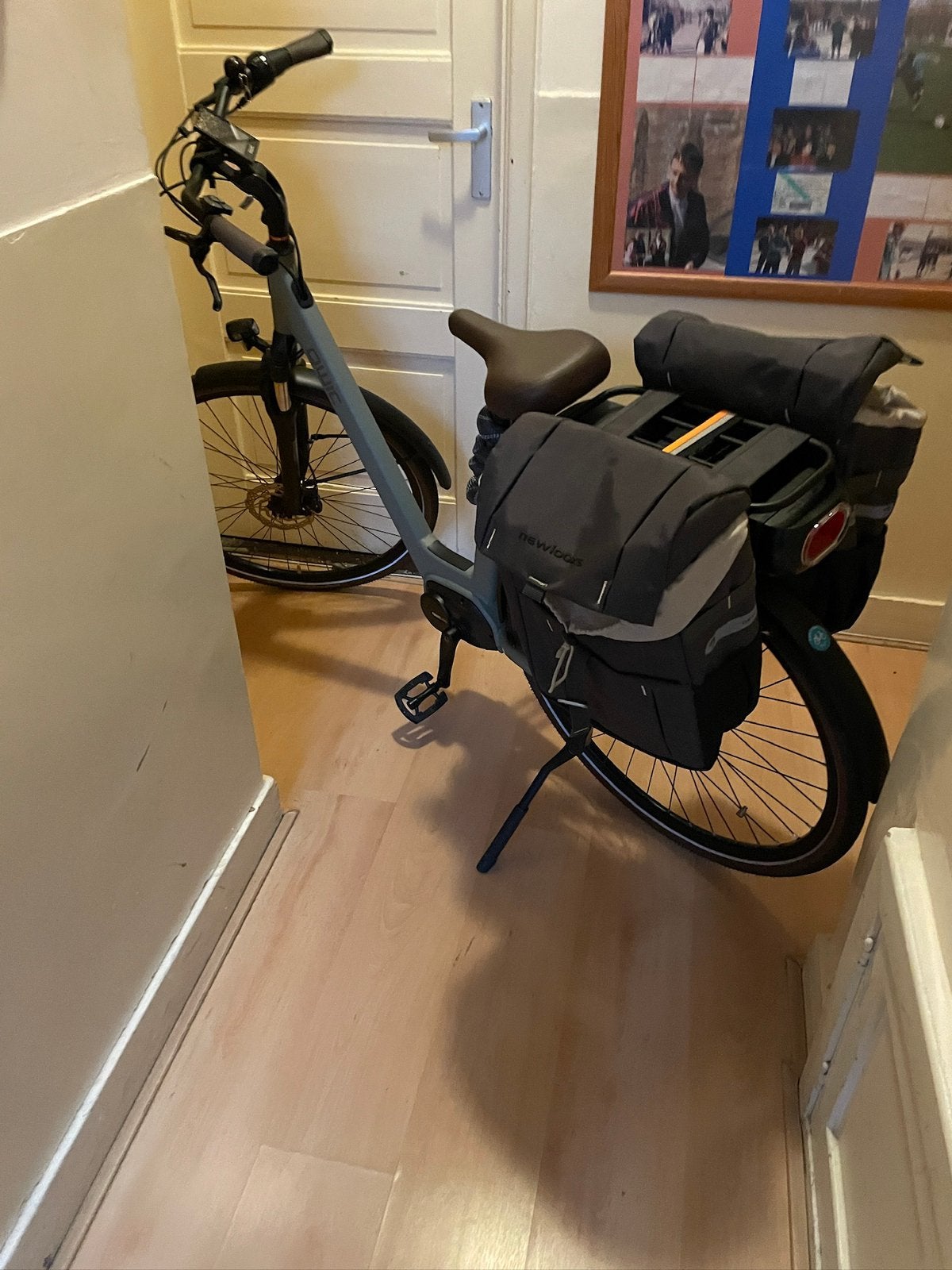 Te koop z.g.a.n. elektrische damesfiets fiets merk QWIC., Fietsen en Brommers, Fietsen | Dames | Moederfietsen, Ophalen, 2 zitjes