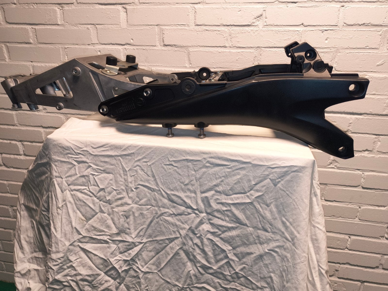 Suzuki Gsxr 750 K6 K7 subframe / achterframe, Ophalen, Gebruikt
