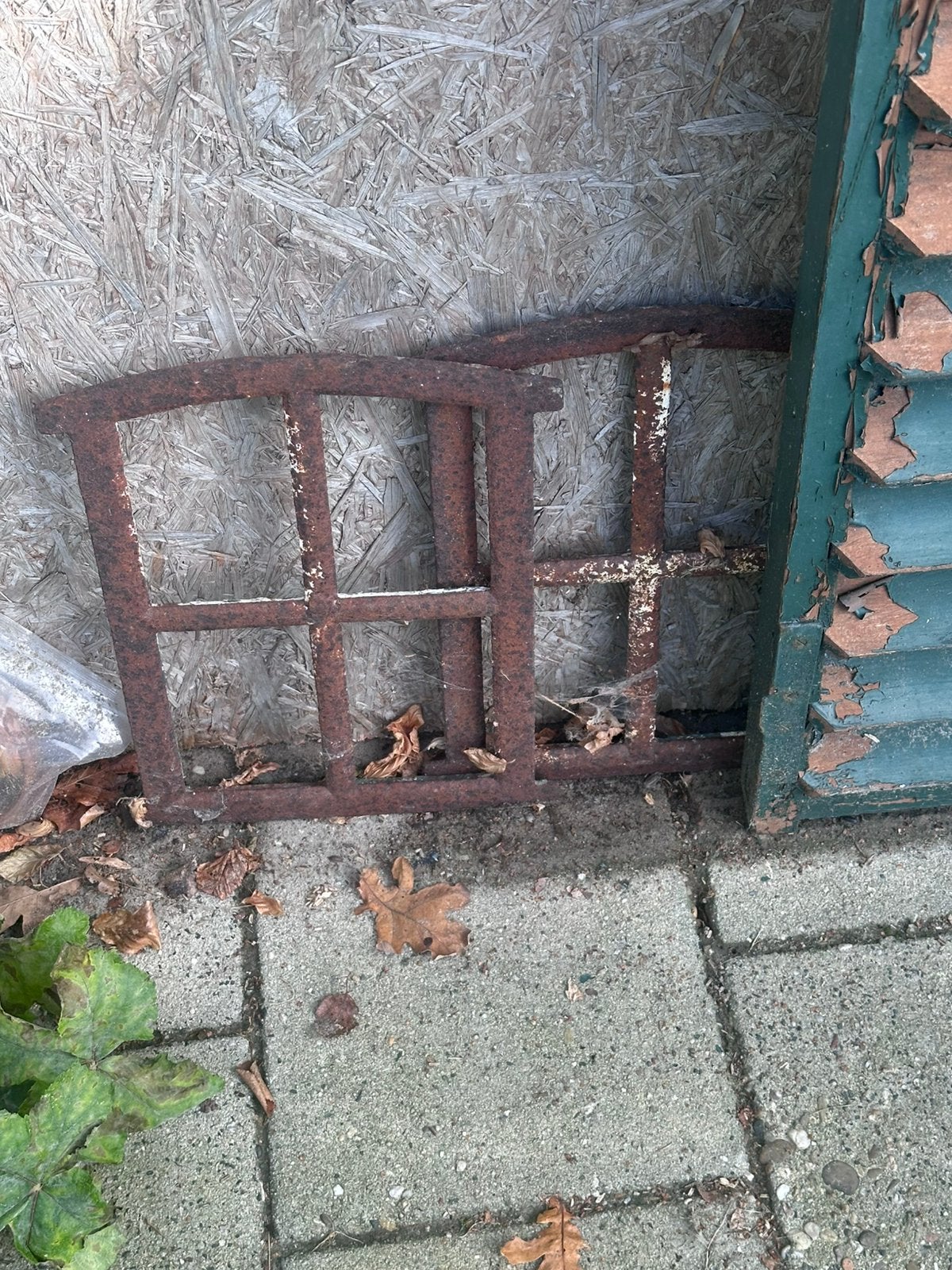 2 grote oude luiken en 2 gietijzeren stal raampjes, Huis en Inrichting, Ophalen, Gebruikt