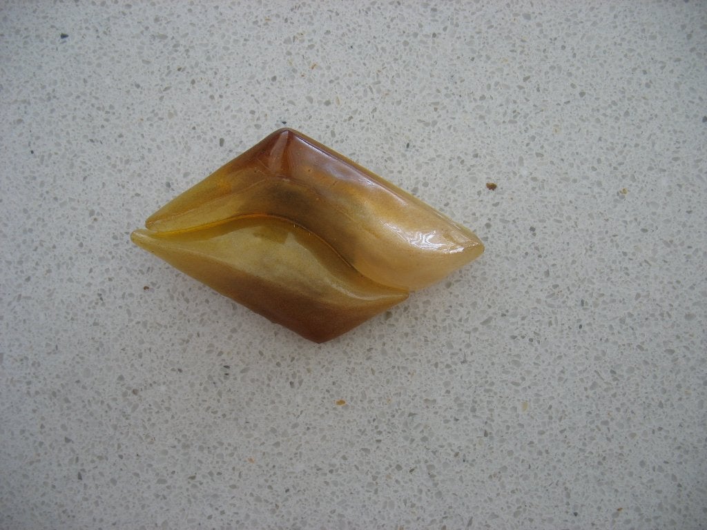 Oude broche Lichte Kleuren West Germany, Ophalen of Verzenden, Overige materialen, Broche