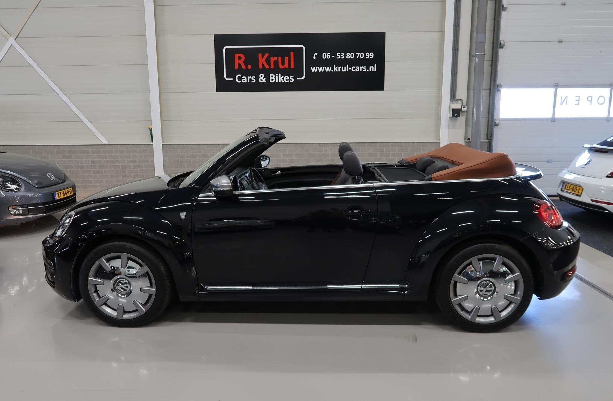 Volkswagen Beetle Cabriolet 1.4 TSI Karmann 150pk Automaat L, Auto's, Stof, Gebruikt, 4 stoelen, Zwart