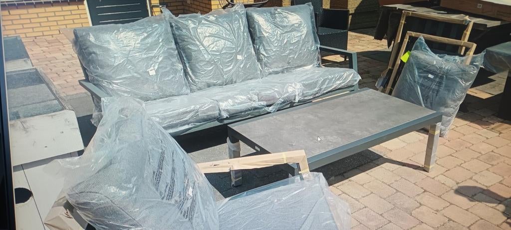 2 stoelen tafel en bank kussens nog nieuw en in verpakking, Ophalen of Verzenden, Kunststof