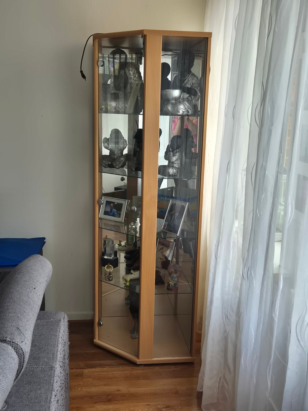 Mooie hoekvitrine, Huis en Inrichting, Ophalen, Zo goed als nieuw, 25 tot 50 cm, Minder dan 100 cm