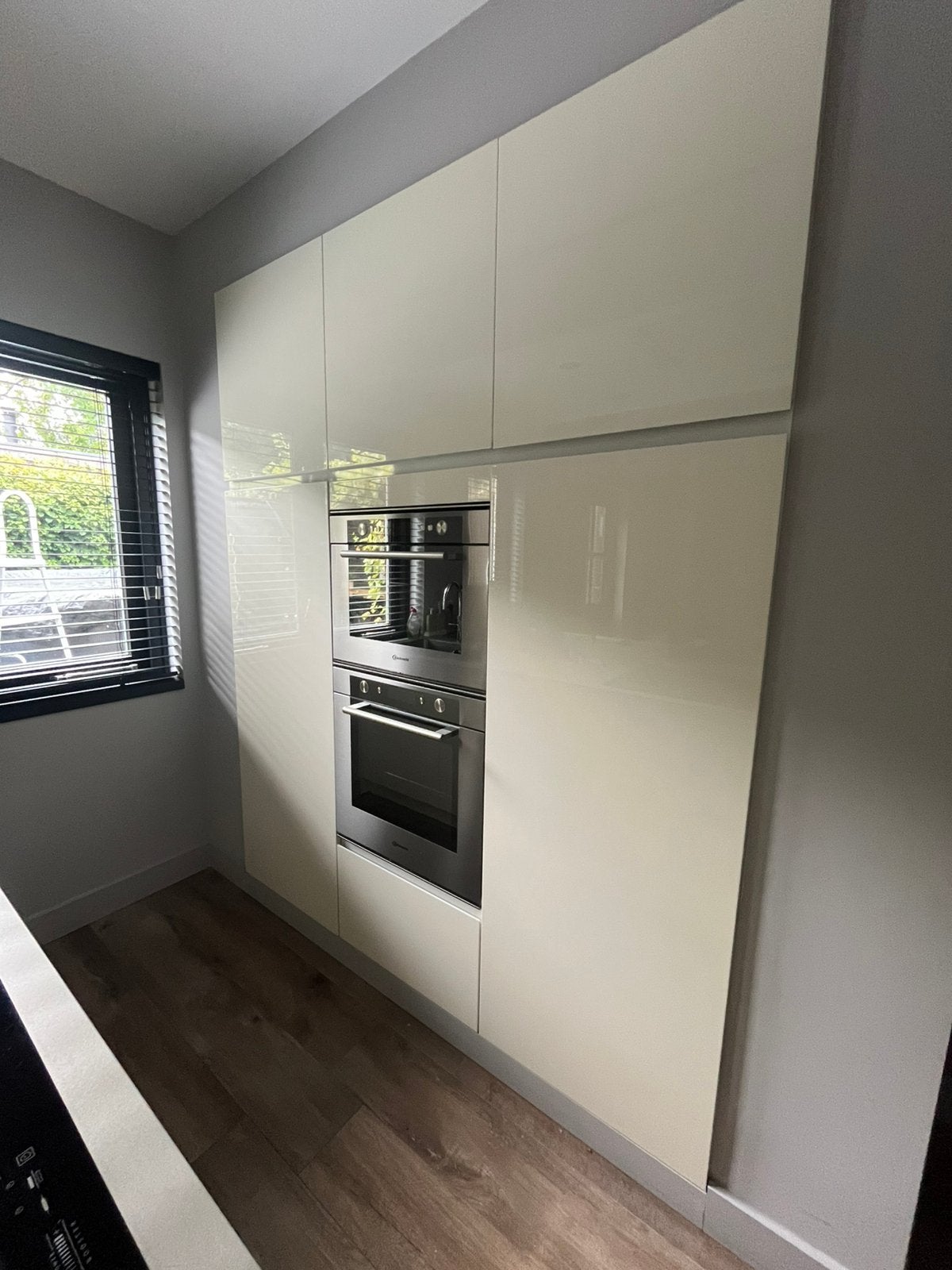 Inbouw keukenwand met apparatuur, Ophalen, Gebruikt, Wit, Greeploos