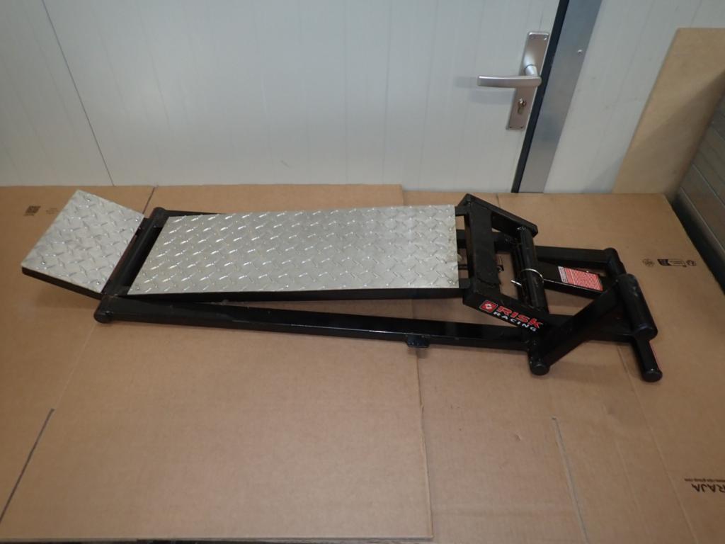 Risk Racing Ride-On RR1 Motocross Lift Bike Stand, Ophalen