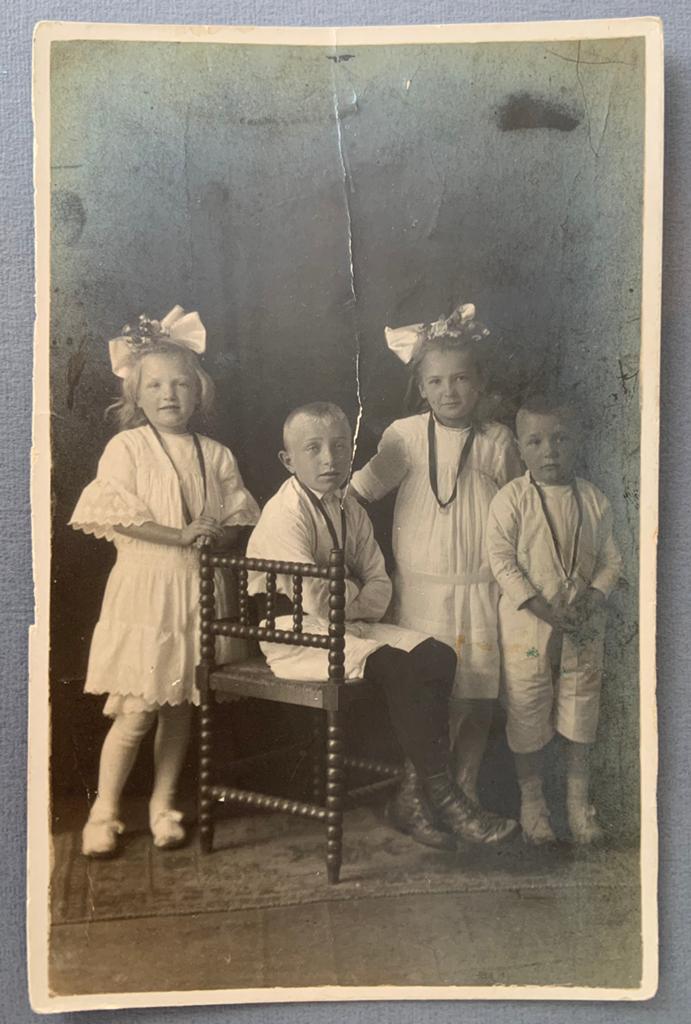 Antieke foto van vier kinderen, ca. 1910-1930, Gebruikt, Verzenden, Foto, Voor 1940