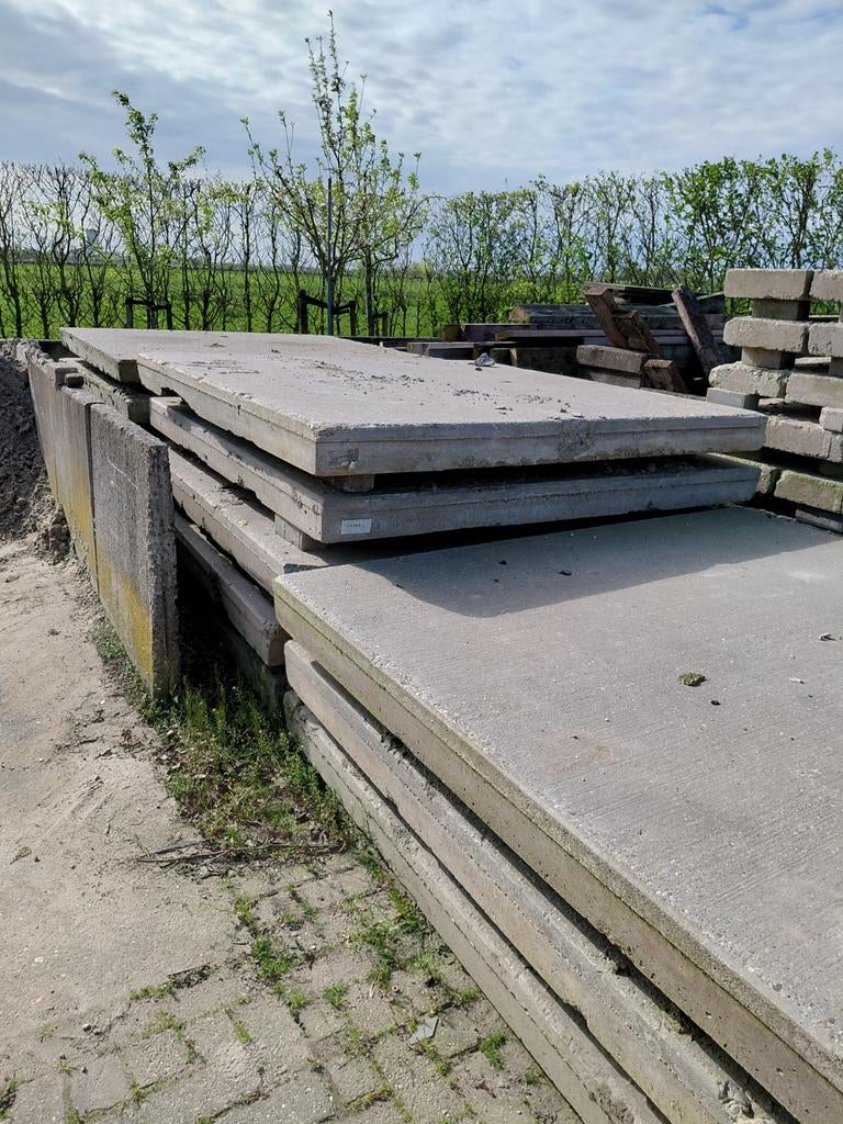 Gebruikte betonplaten in diverse afmetingen - Overcompleet, Tuin en Terras, Tegels en Klinkers, Ophalen of Verzenden, Gebruikt
