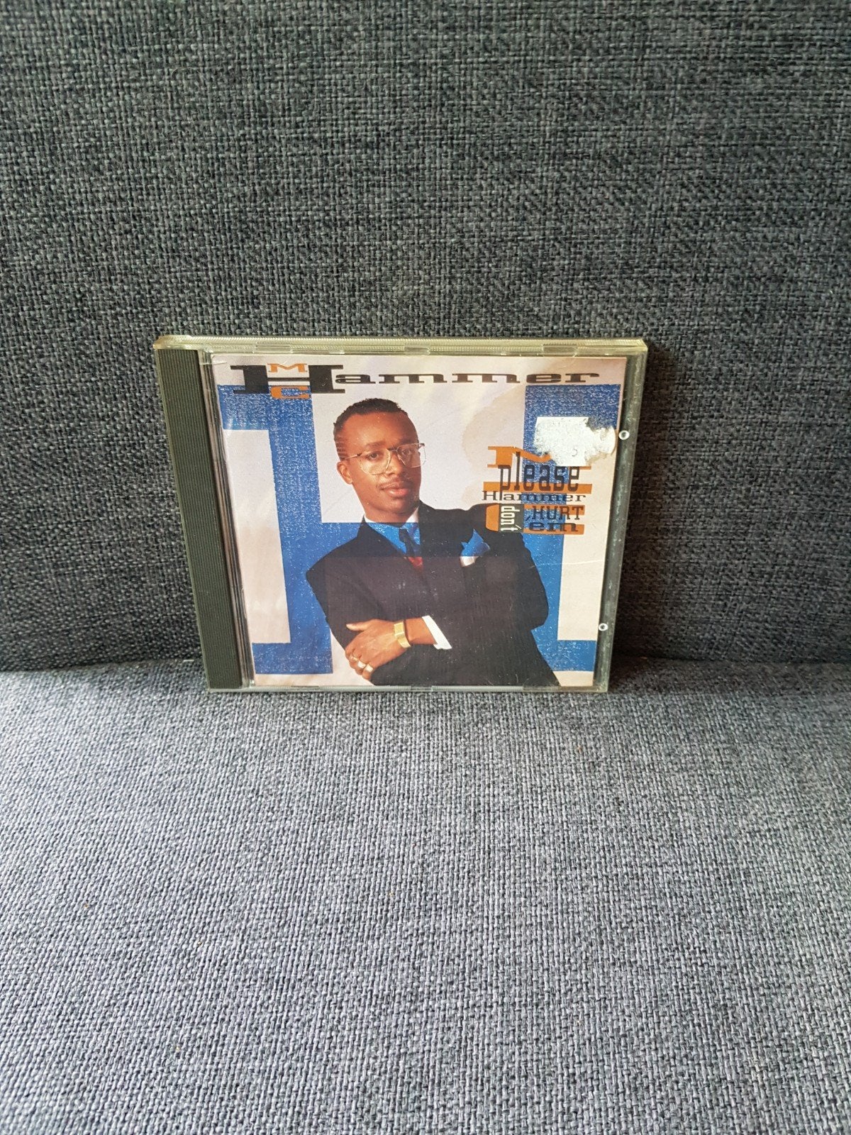 M. C. Hammer - Please Hammer don't hurt ' em, Verzenden