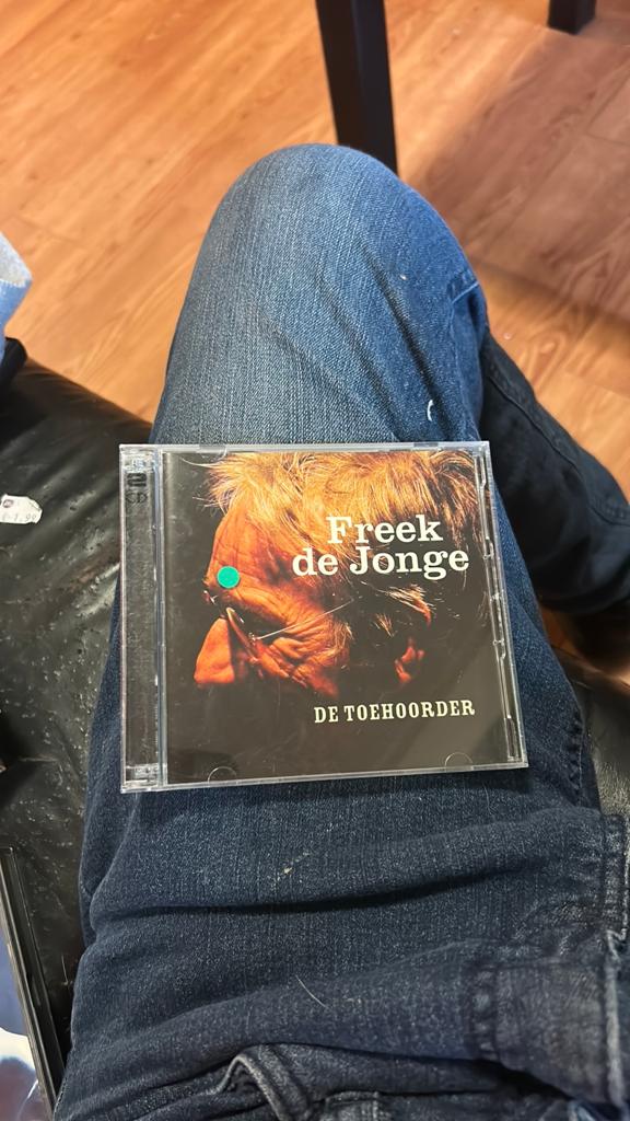 Freek de Jonge - De Toehoorder (CD), Cd's en Dvd's, Cd's | Humor en Cabaret, Ophalen of Verzenden, Zo goed als nieuw