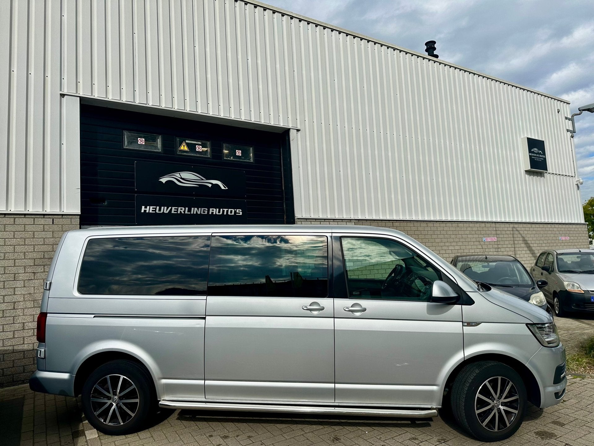 Volkswagen Transporter 2.0 TDI L2H1 DC Highline | DUBBEL CAB, Auto's, Dealer onderhouden, Gebruikt, 4 cilinders, 150 pk