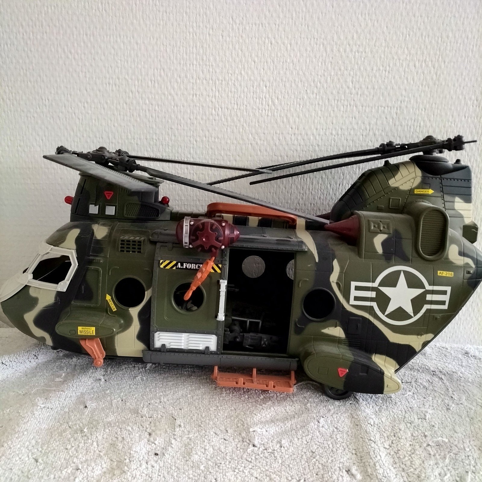 Chap Mei Grote camouflage helikopter met actiefiguren, Ophalen of Verzenden, Gebruikt