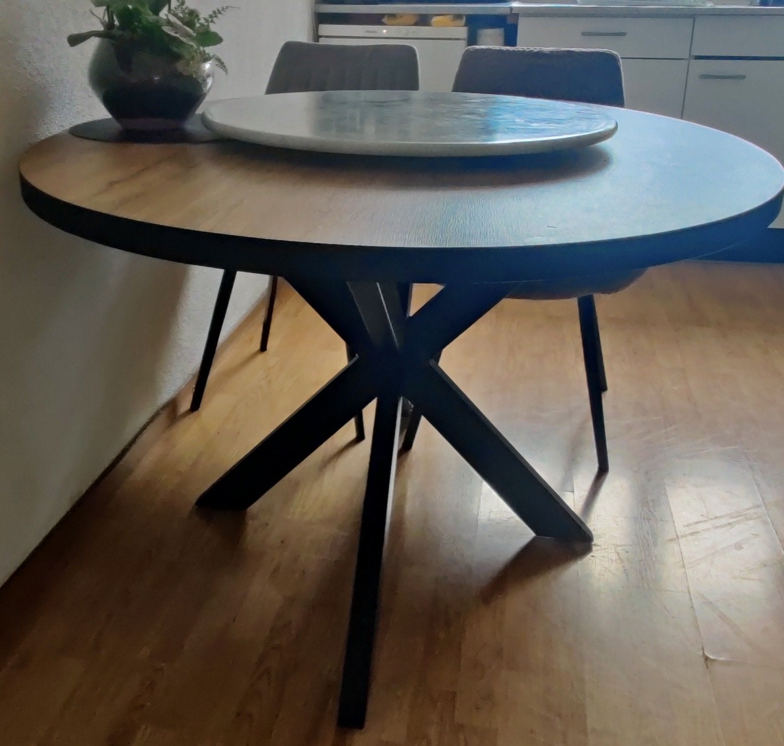 Houten eettafel met draaiplateau (Lazy Susan), Ophalen, Gebruikt, 100 tot 150 cm, Vijf personen of meer