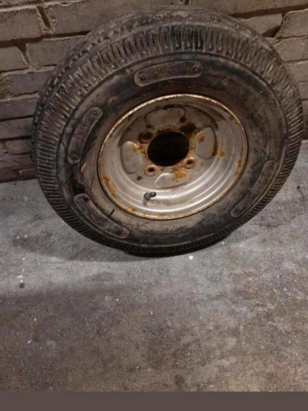 Te koop! Aanhaven wiel 5.00-10., Ophalen