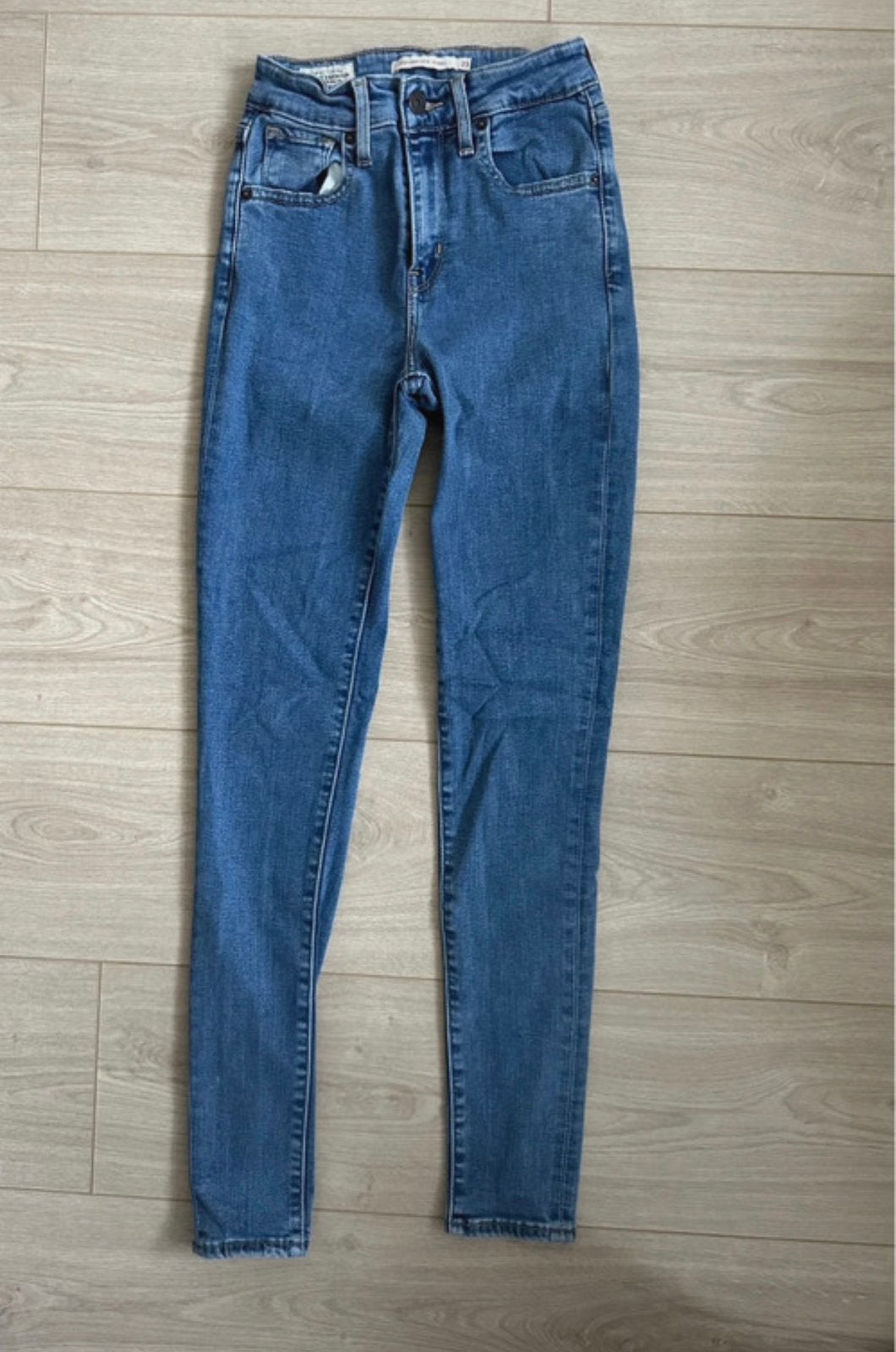 Levi’s Jeans, Kleding | Dames, Spijkerbroeken en Jeans, Ophalen of Verzenden, Zo goed als nieuw, Blauw, Overige jeansmaten