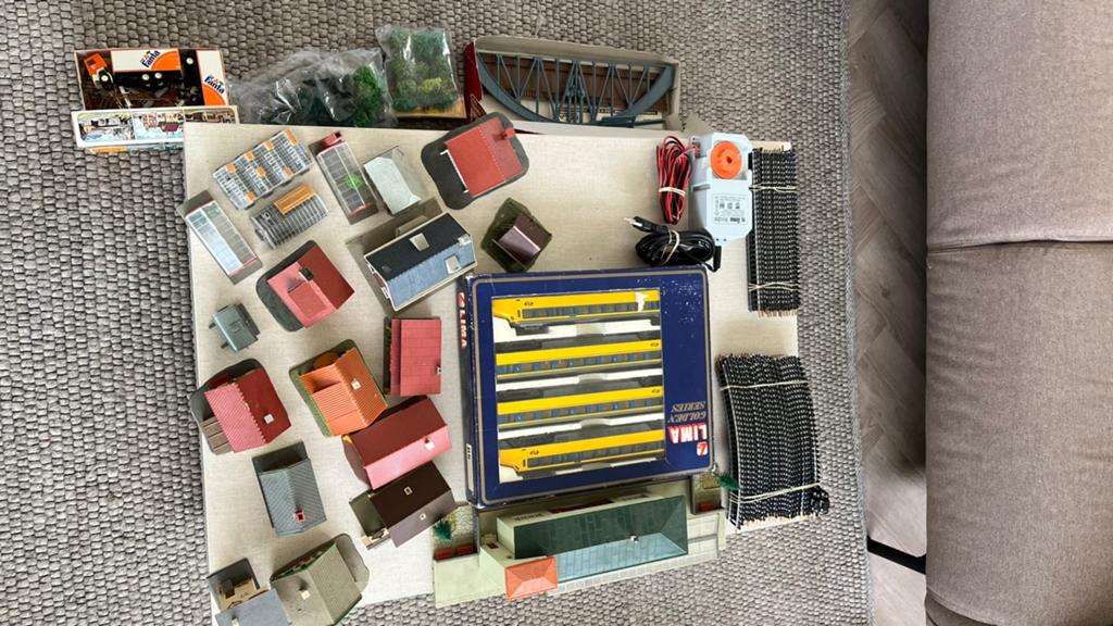 Lima treinset met hondenkop NS en nog veel, zeer mooi, Hobby en Vrije tijd, Modeltreinen | H0, Ophalen of Verzenden, Zo goed als nieuw