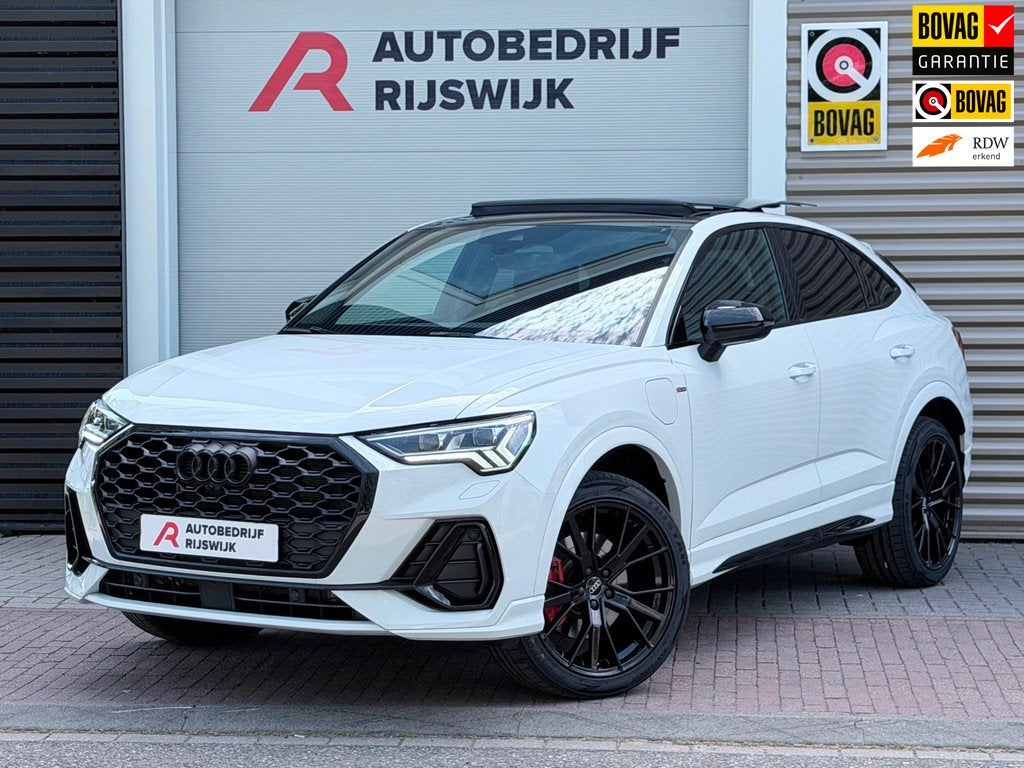 Audi Q3 Sportback 45 TFSI e S Edition Pano/360/Sfeer/Matrix, Auto's, 12 maanden, Gebruikt, Euro 6, Alcantara