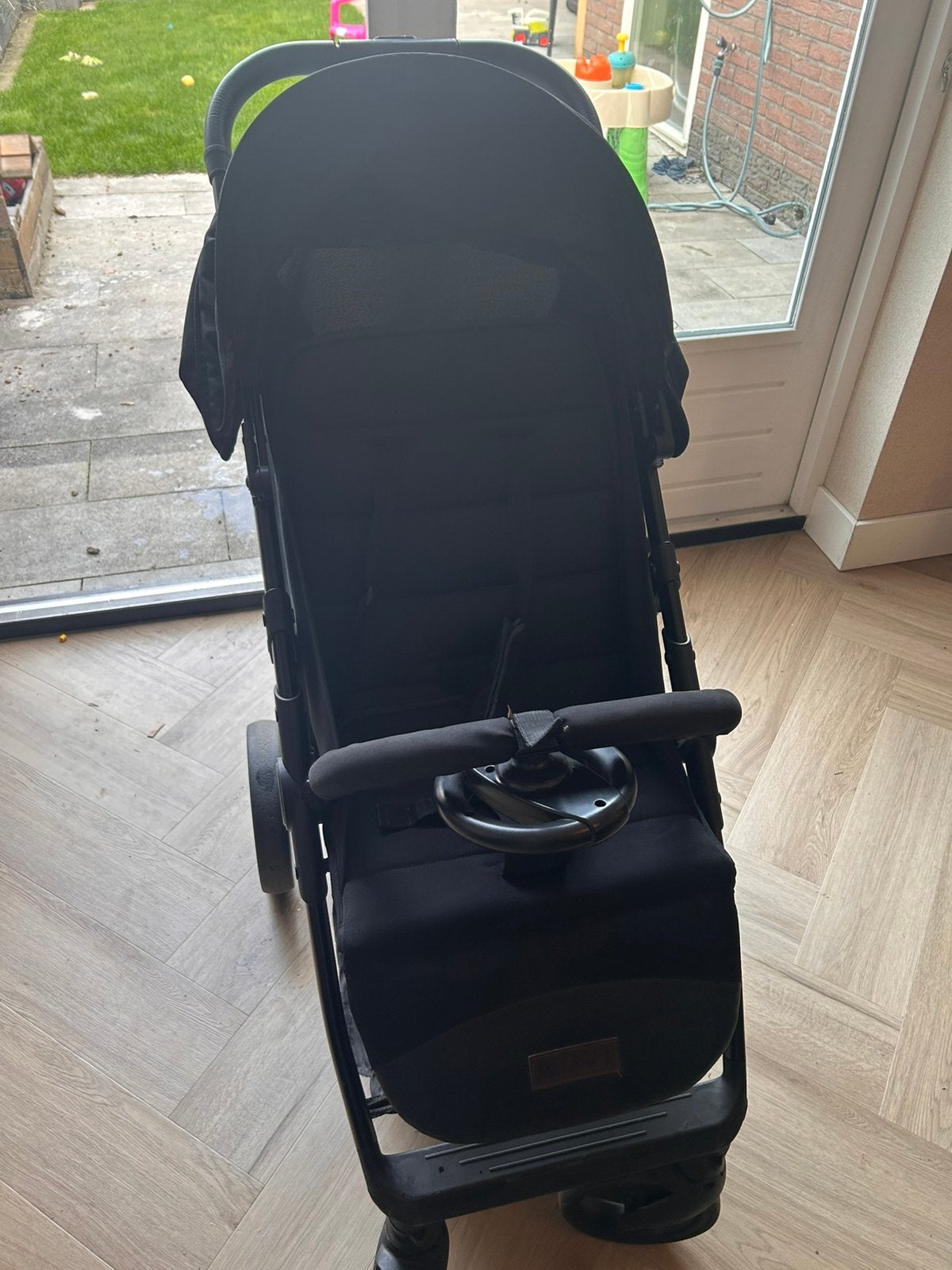 Novi buggy, Ophalen, Zo goed als nieuw, Verstelbare rugleuning