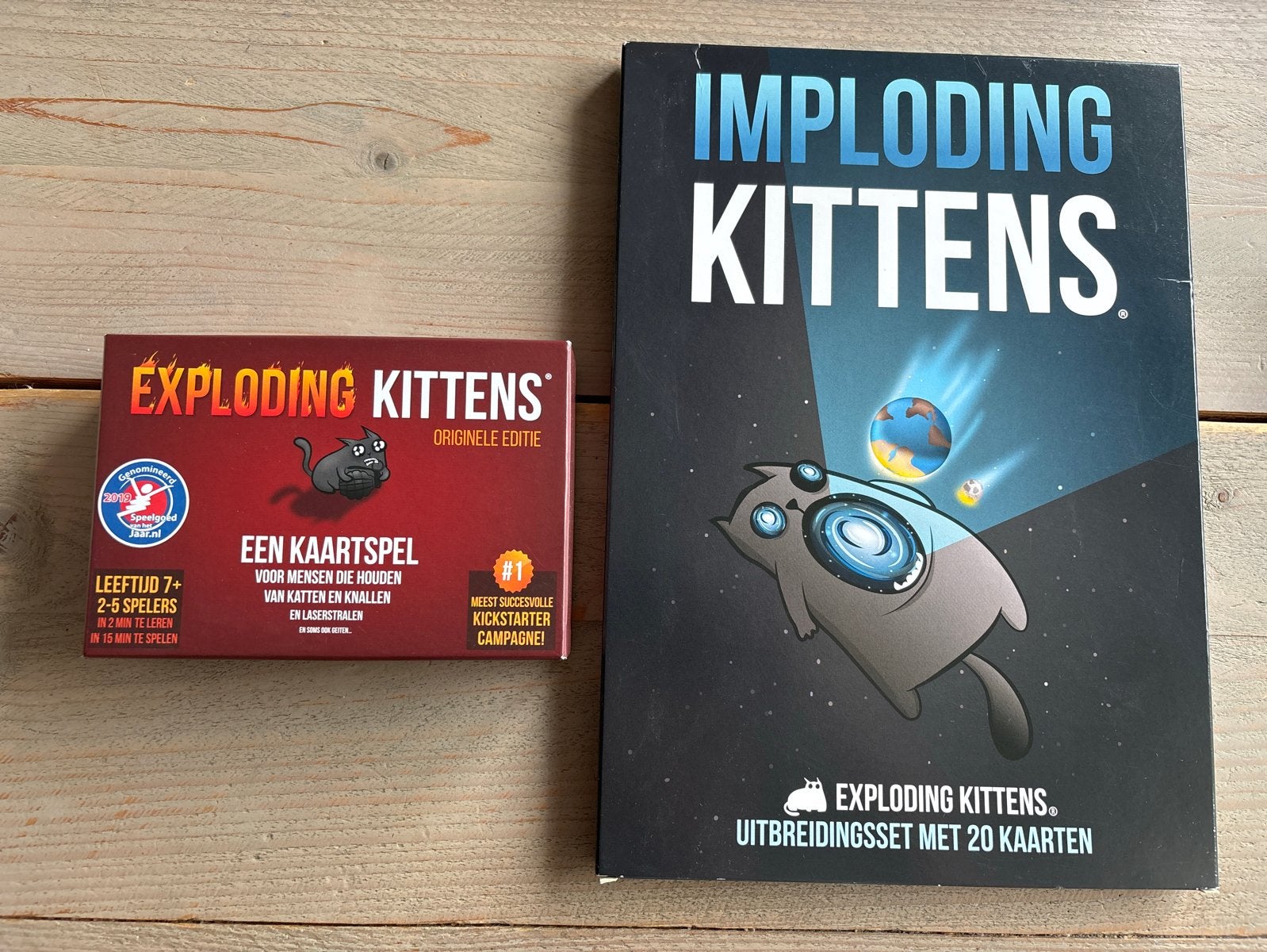 Exploding Kittens Originele Editie + Imploding Kittens Uitbr, Een of twee spelers, Ophalen of Verzenden, Zo goed als nieuw