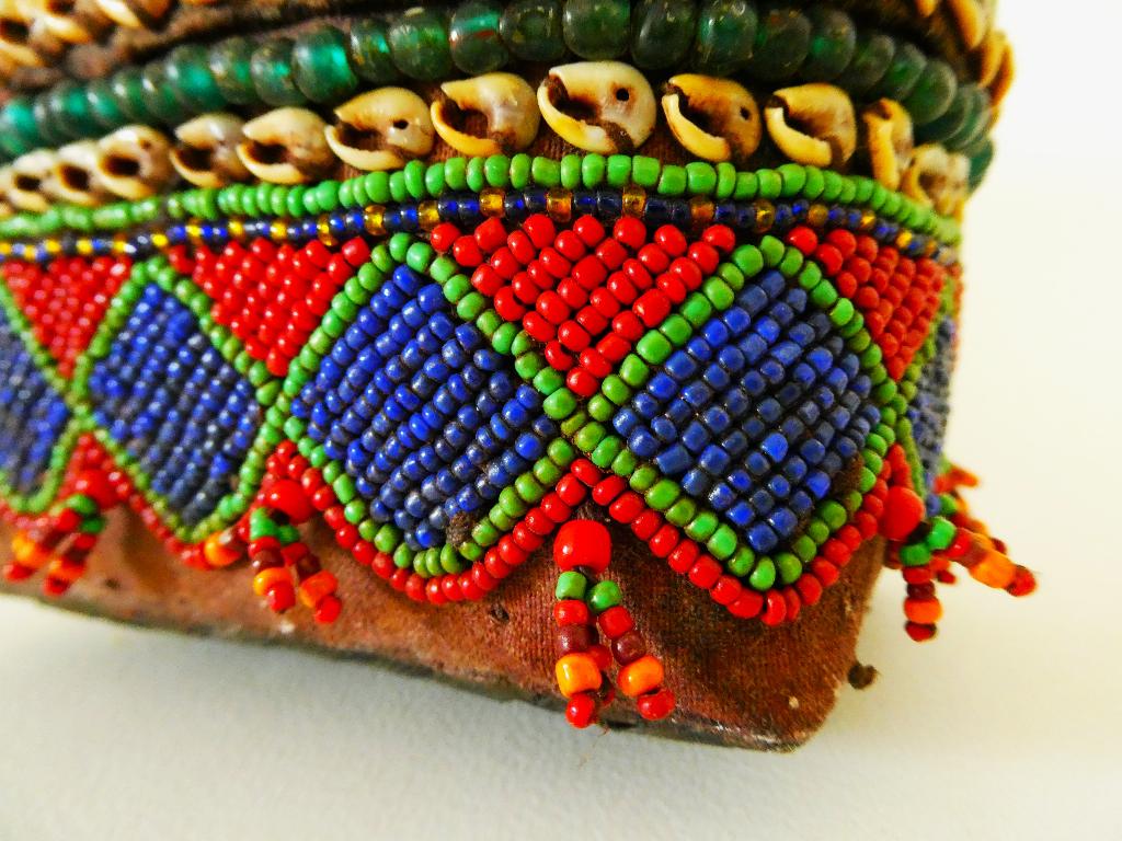 Sirihmandje Indonesië Zuid Sumatra kralenmand mand decoratie, Ophalen of Verzenden
