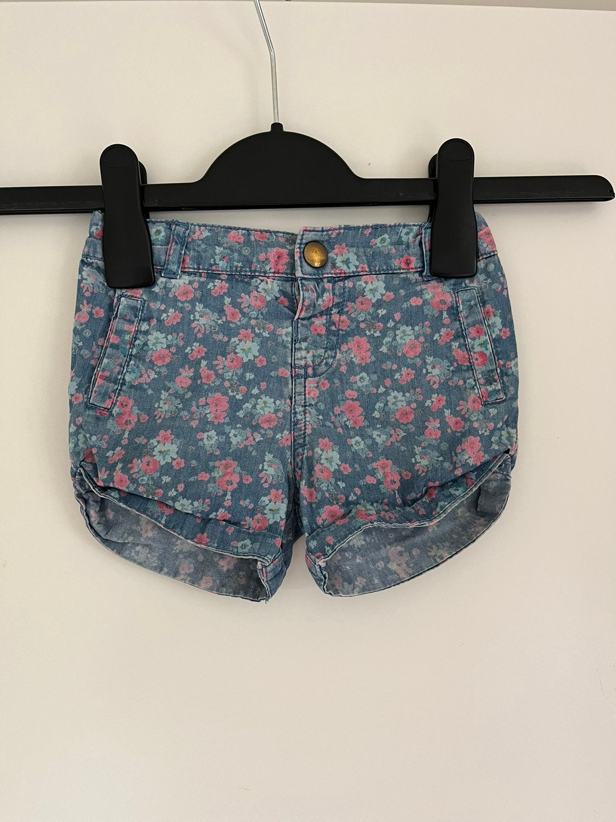 Donkerblauw korte broek met bloemen, maat 80 Young Dimension, Ophalen of Verzenden, Gebruikt, Meisje, Broekje