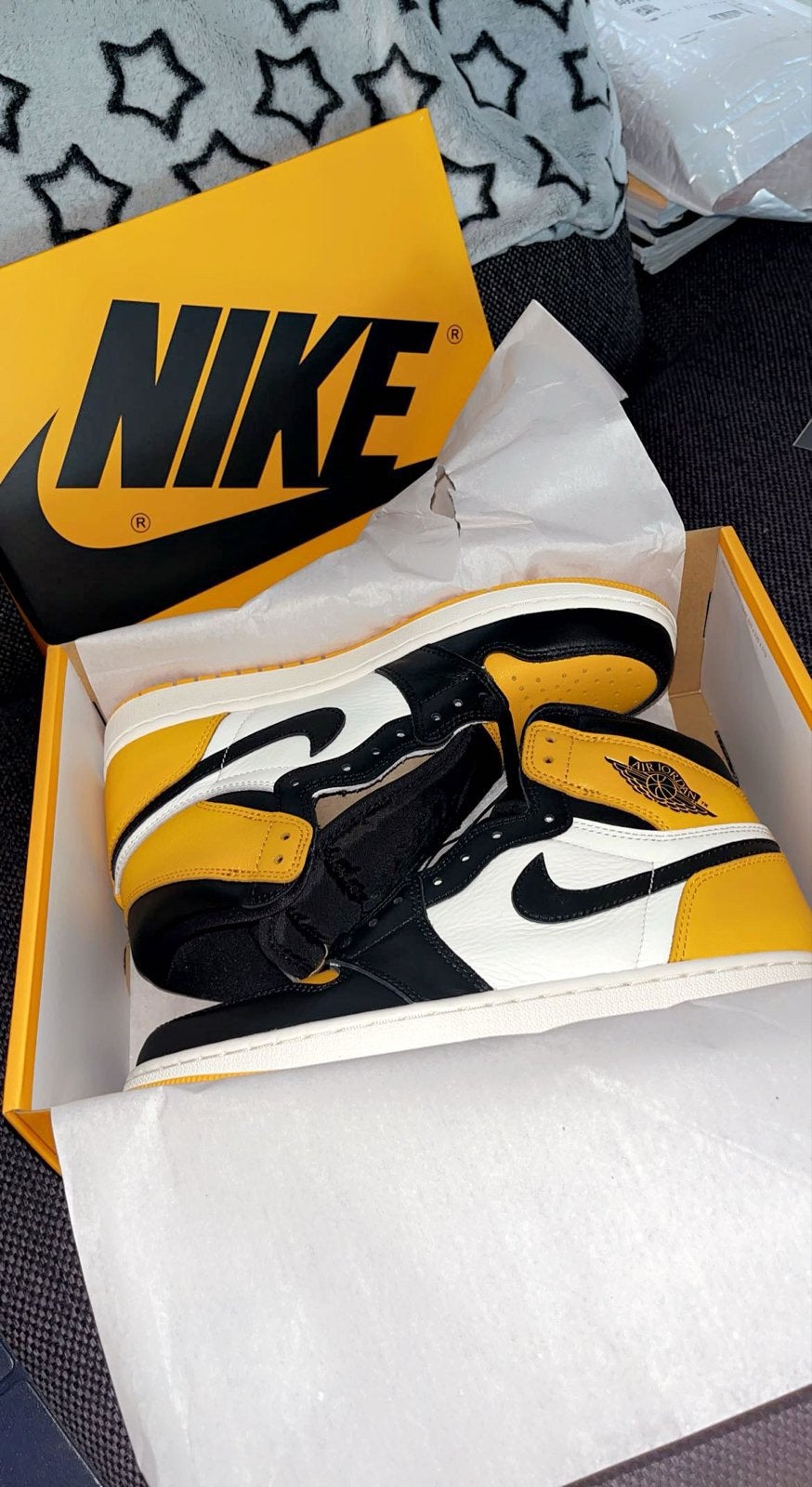 Nike Air Jordan 1 Retro High OG Taxi, Kleding | Heren, Ophalen of Verzenden, Nieuw, Overige kleuren, Sneakers of Gympen