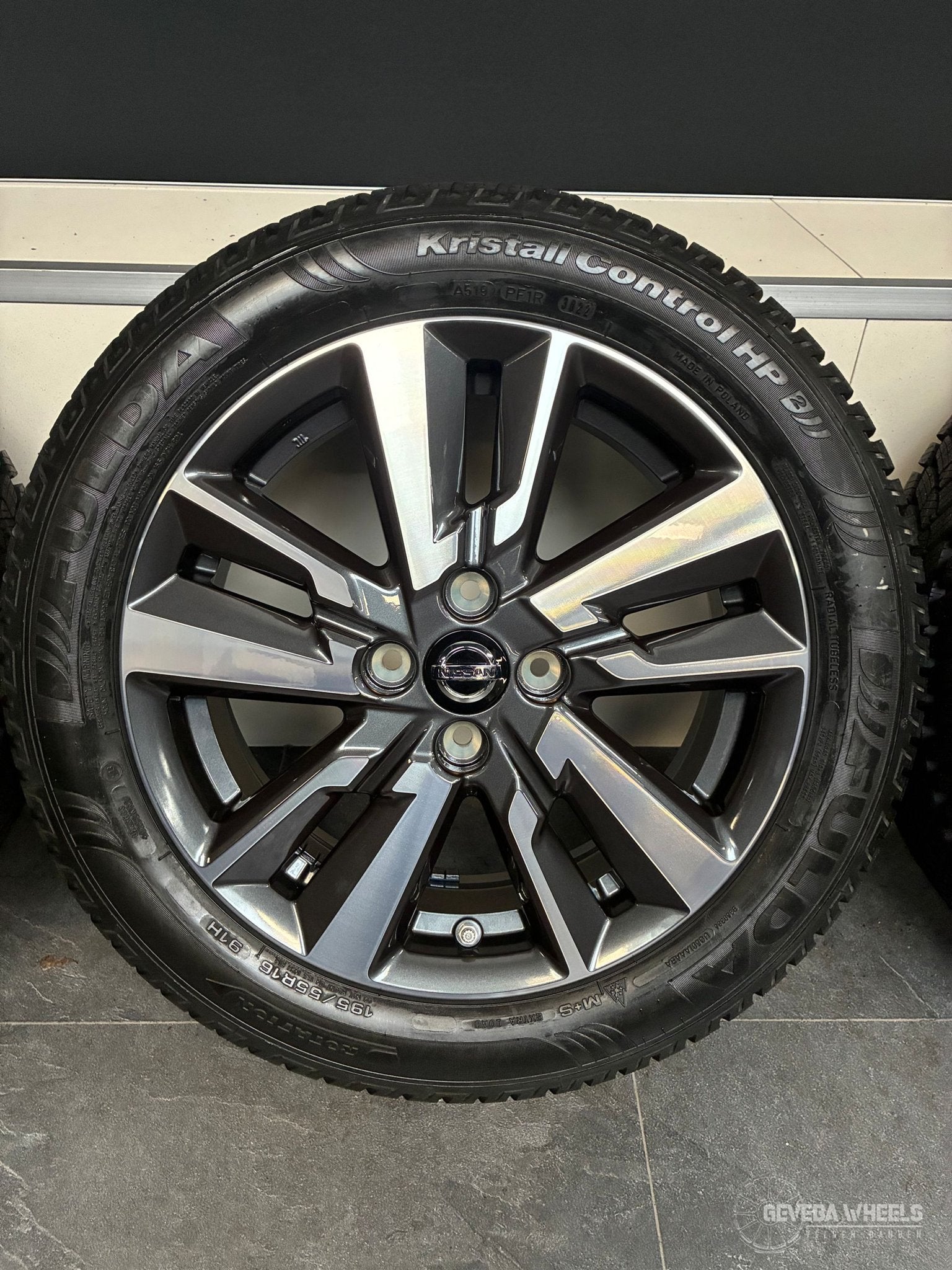 16” originele Nissan Micra velgen + winterbanden 4x100 TPMS, Gebruikt, -, Banden en Velgen, 195 mm