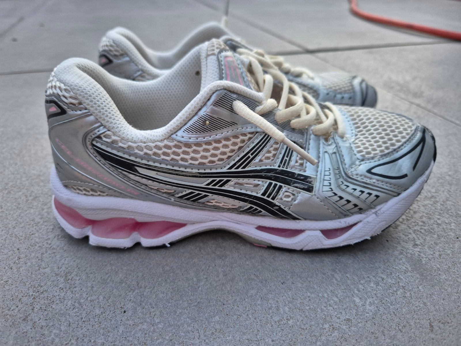 Asics Gel Kayano 14, maat 38 valt als 37, Overige kleuren, Ophalen of Verzenden, Sneakers of Gympen, Gedragen
