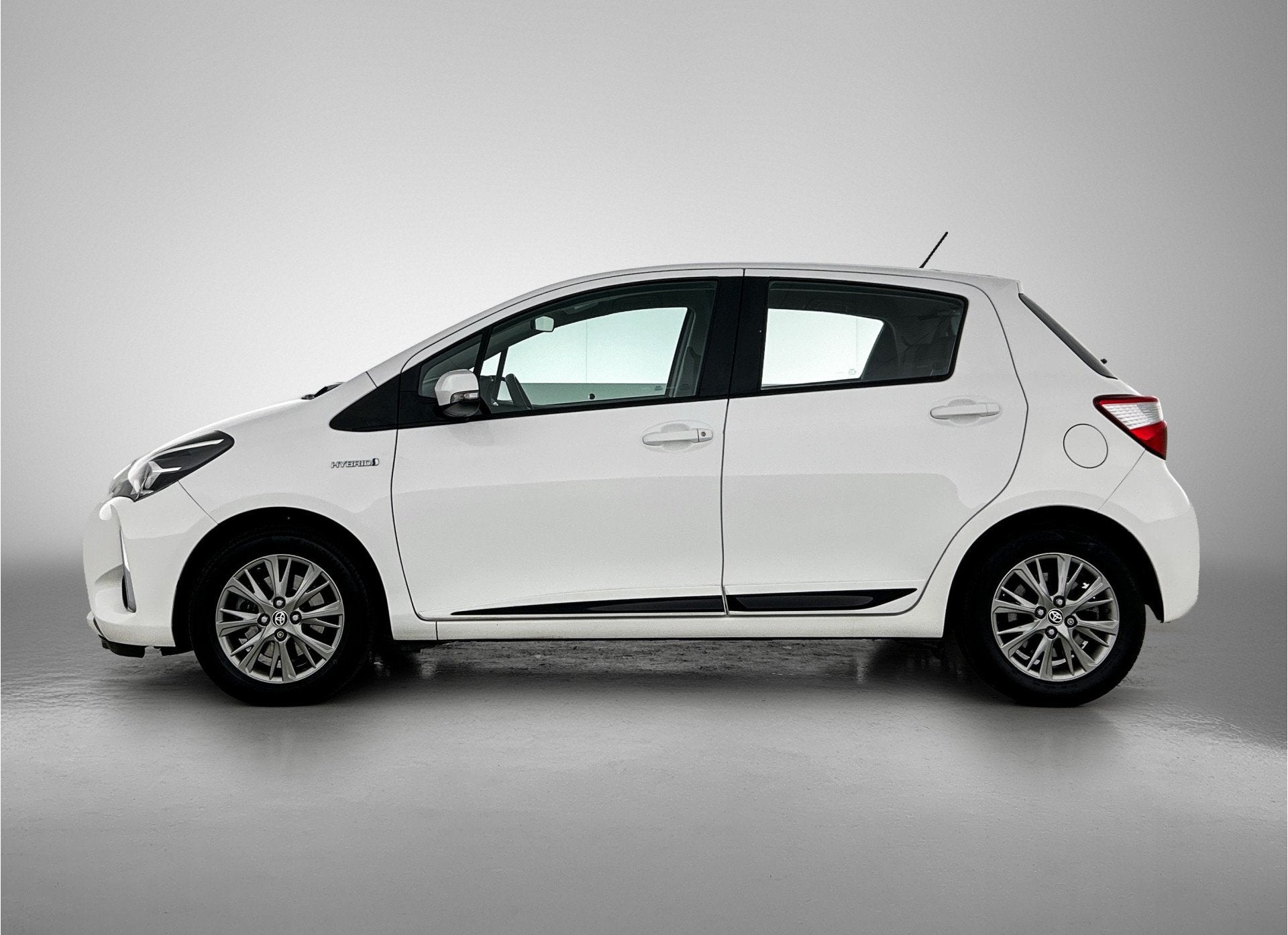 Toyota Yaris 1.5 Hybrid Design | Navigatie | Cruise Control, 12 maanden, Gebruikt, 4 cilinders, Bedrijf