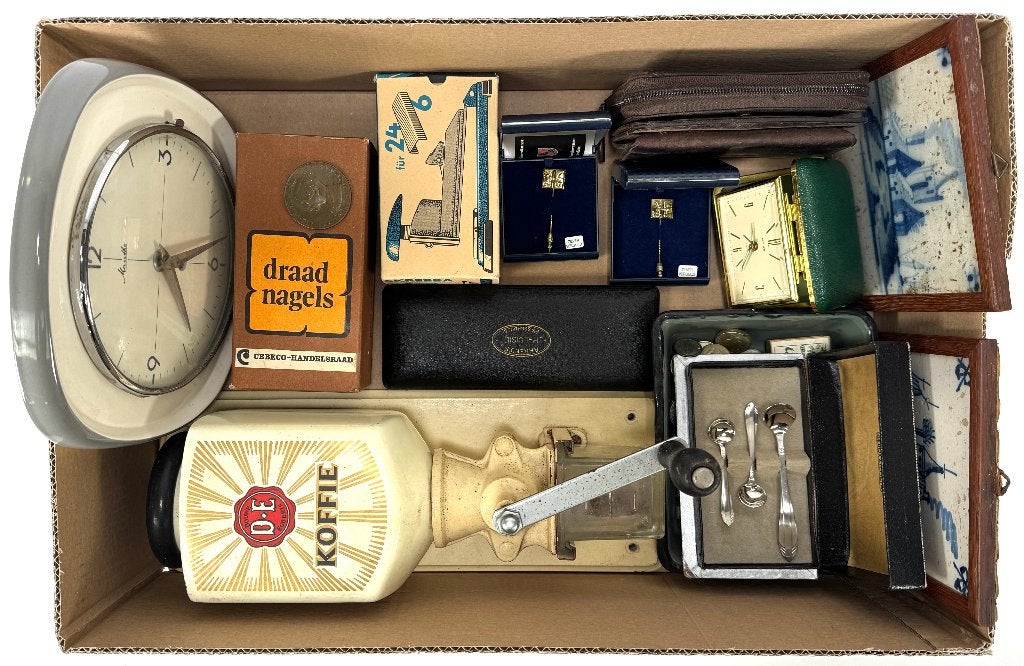 1174. Lot curiosa - Douwe Egberts en Mauthe, 20e eeuw