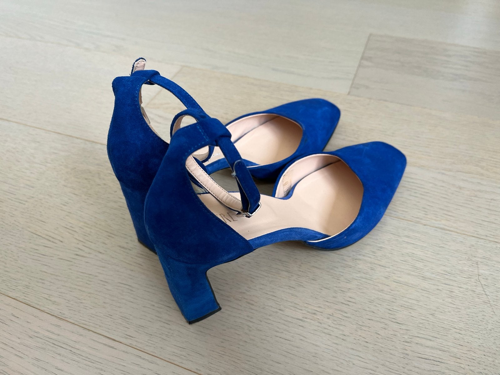 Blauwe sandalen op hak Notre-V maat 41, Pumps, Blauw, Ophalen of Verzenden, Zo goed als nieuw