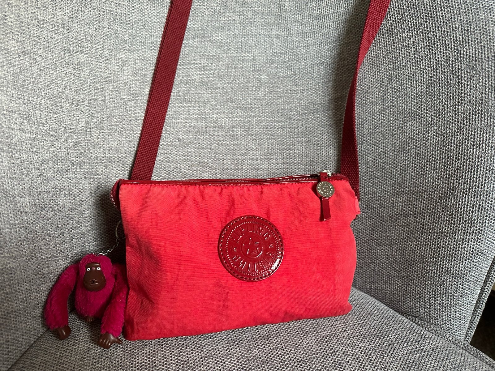 Kipling Rood Crossbody Tasje met Origineel Aapje, Ophalen of Verzenden, Zo goed als nieuw, Rood, Schoudertasje