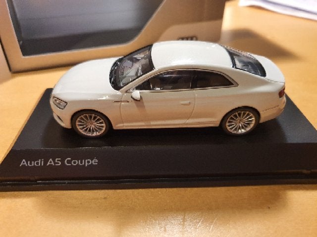 Audi A5 coupe wit 1/43, Ophalen of Verzenden, Nieuw, Auto, Overige merken