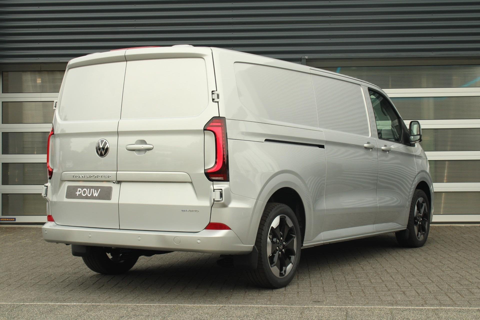 Volkswagen Transporter 2.5 eHybrid 233pk AUT L2H1 30 Bulli |, Auto's, Automaat, 12 maanden, 4 cilinders, Volkswagen