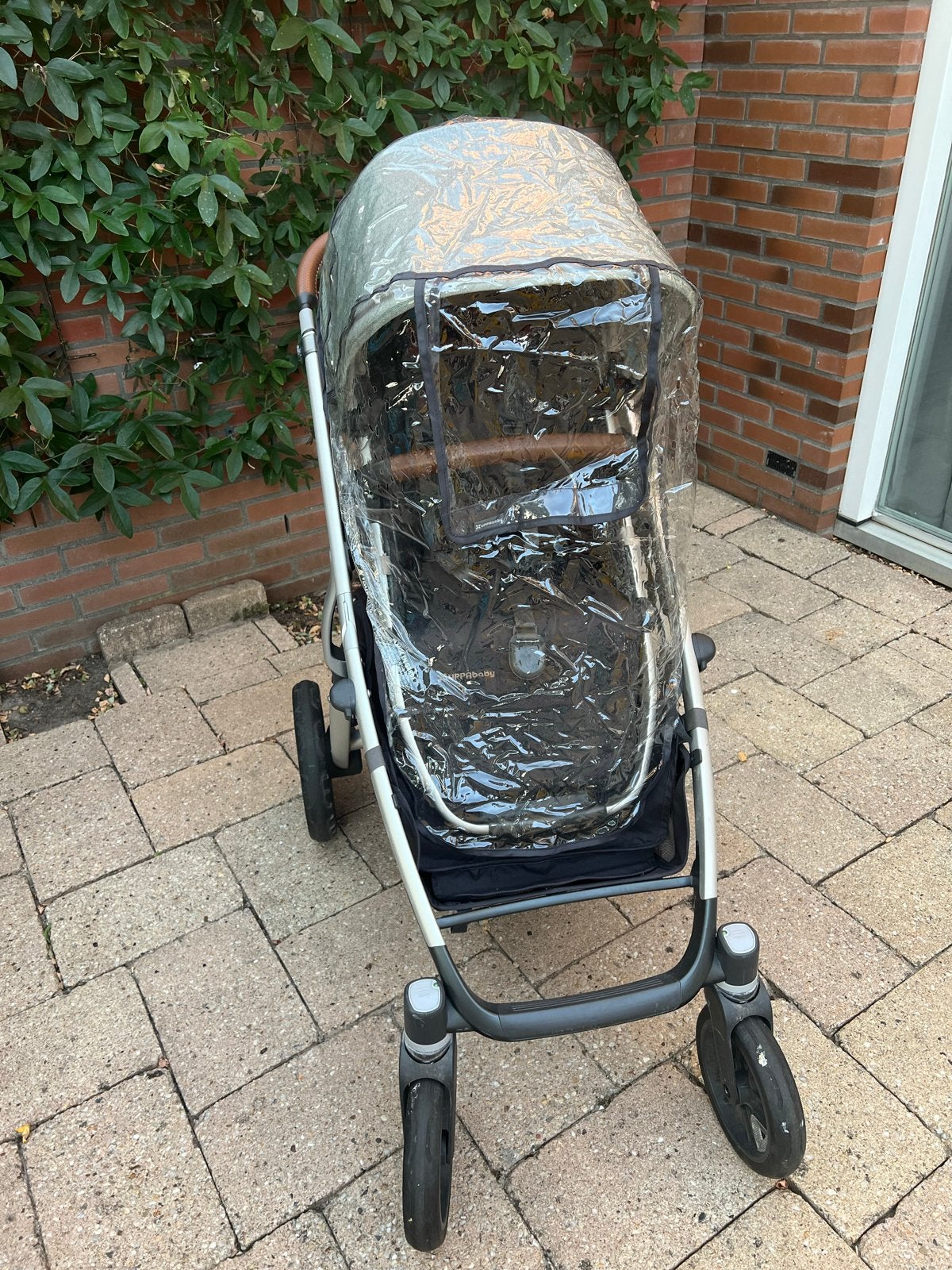 Uppababy Vista V2 kinderwagen met reiswieg en accessoires, Kinderen en Baby's, Kinderwagens en Combinaties, Zo goed als nieuw