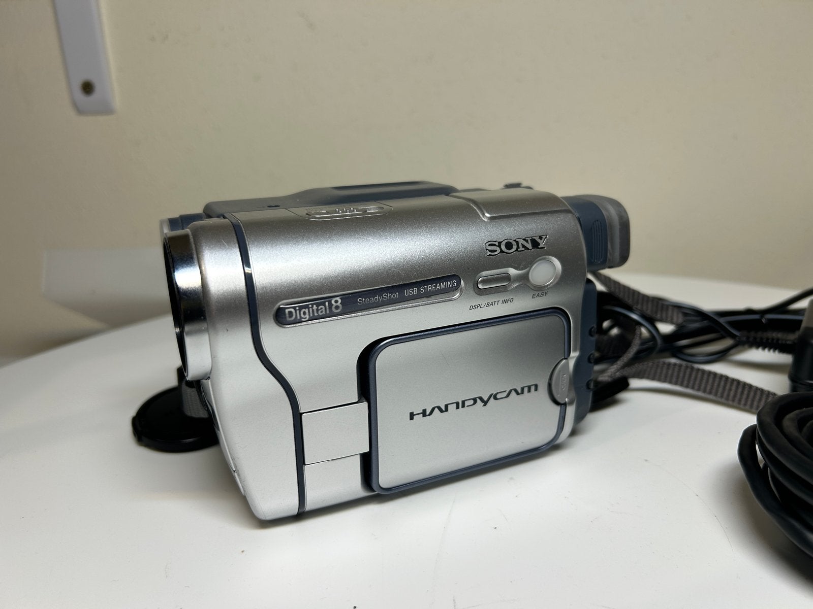 Sony DCR-TRV255E Digital8 Handycam Camcorder, Gebruikt, Overige soorten, Ophalen of Verzenden, 8 tot 20x