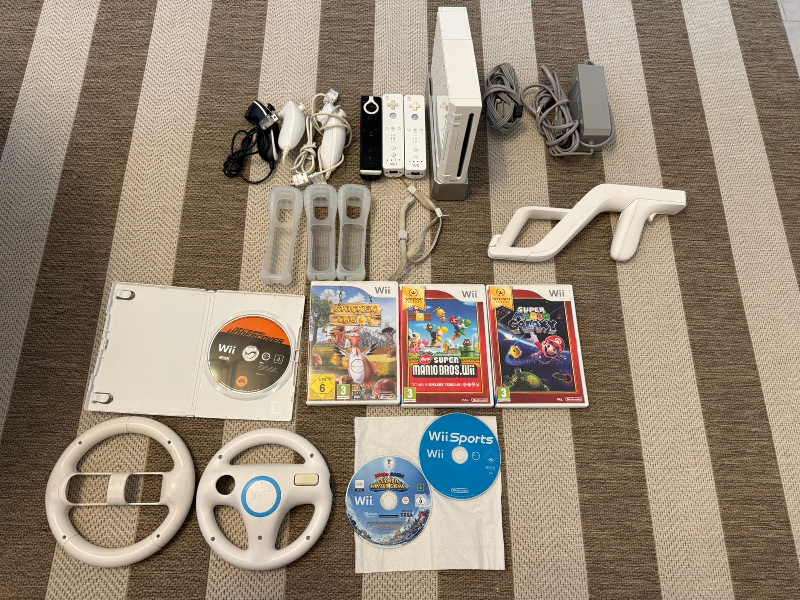 Nintendo Wii set!, Spelcomputers en Games, Ophalen of Verzenden, Zo goed als nieuw, Met 2 controllers