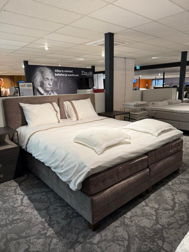Kuperus Boxspring 180x210 Showroommodel, Bruin, 210 cm, Ophalen of Verzenden, 180 cm