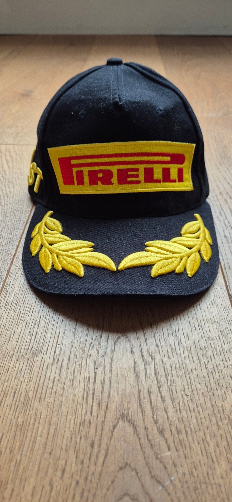 Pirelli Podium Cap - Zwart met gouden details, Nieuw, Pet, Pirelli, One size fits all