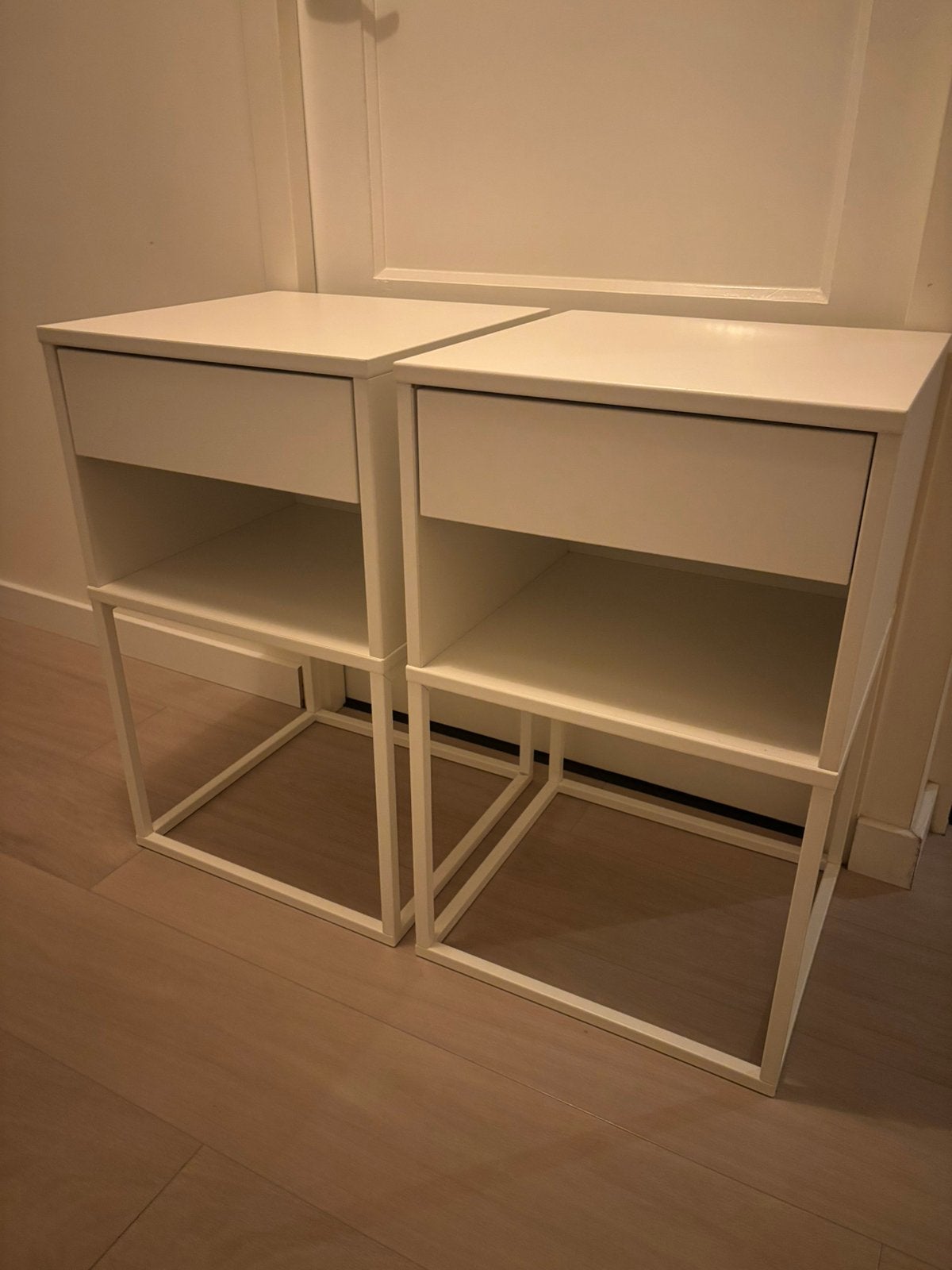 Ikea Vikhammer nachtkastjes, als nieuw, Ophalen, Overige materialen, Minder dan 45 cm, 55 tot 70 cm