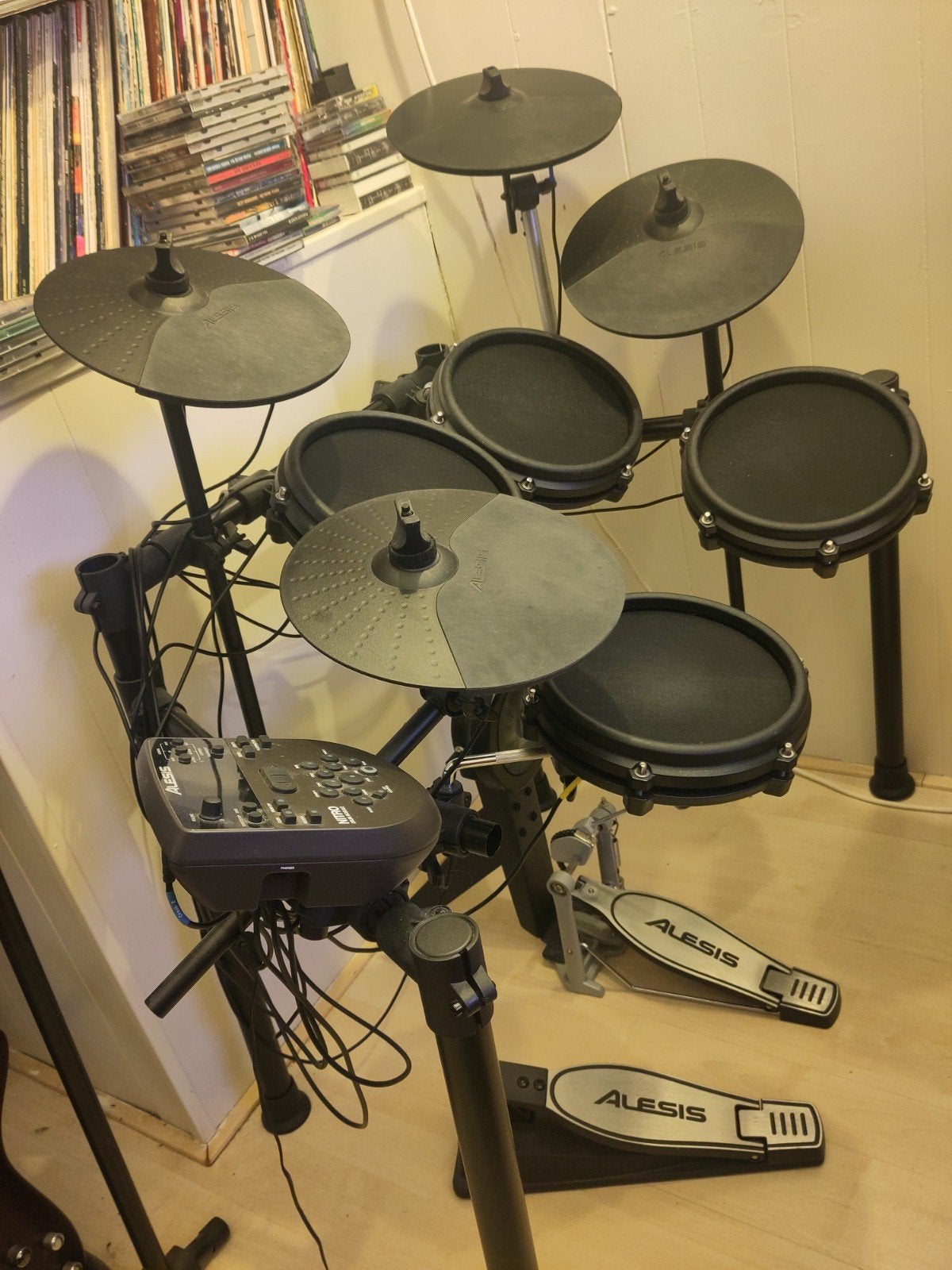 Alesis Nitro Mesh drumkit + extra crashbekken