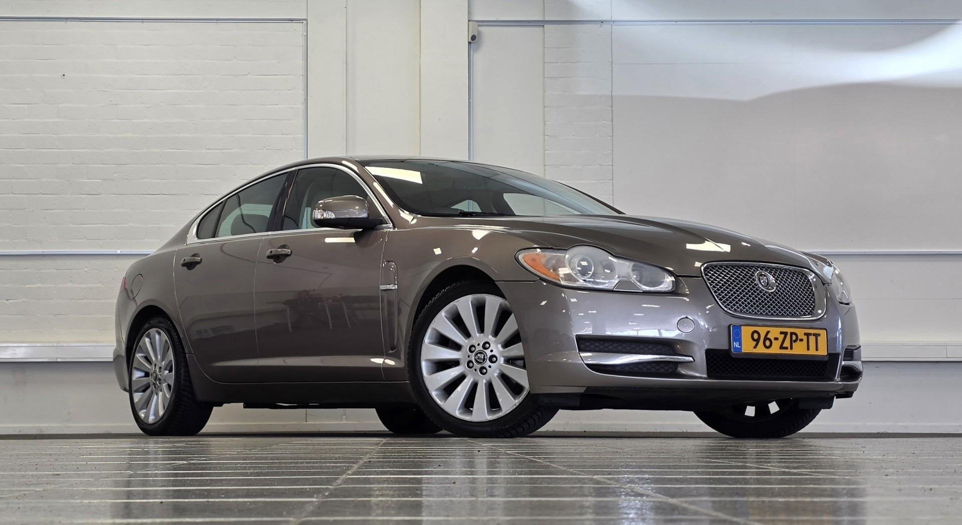 Jaguar XF 3.0 V6 Premium Luxury 3e Eigenaar Xenon Winterpakk, Auto's, 238 pk, Gebruikt, Beige, 1850 kg