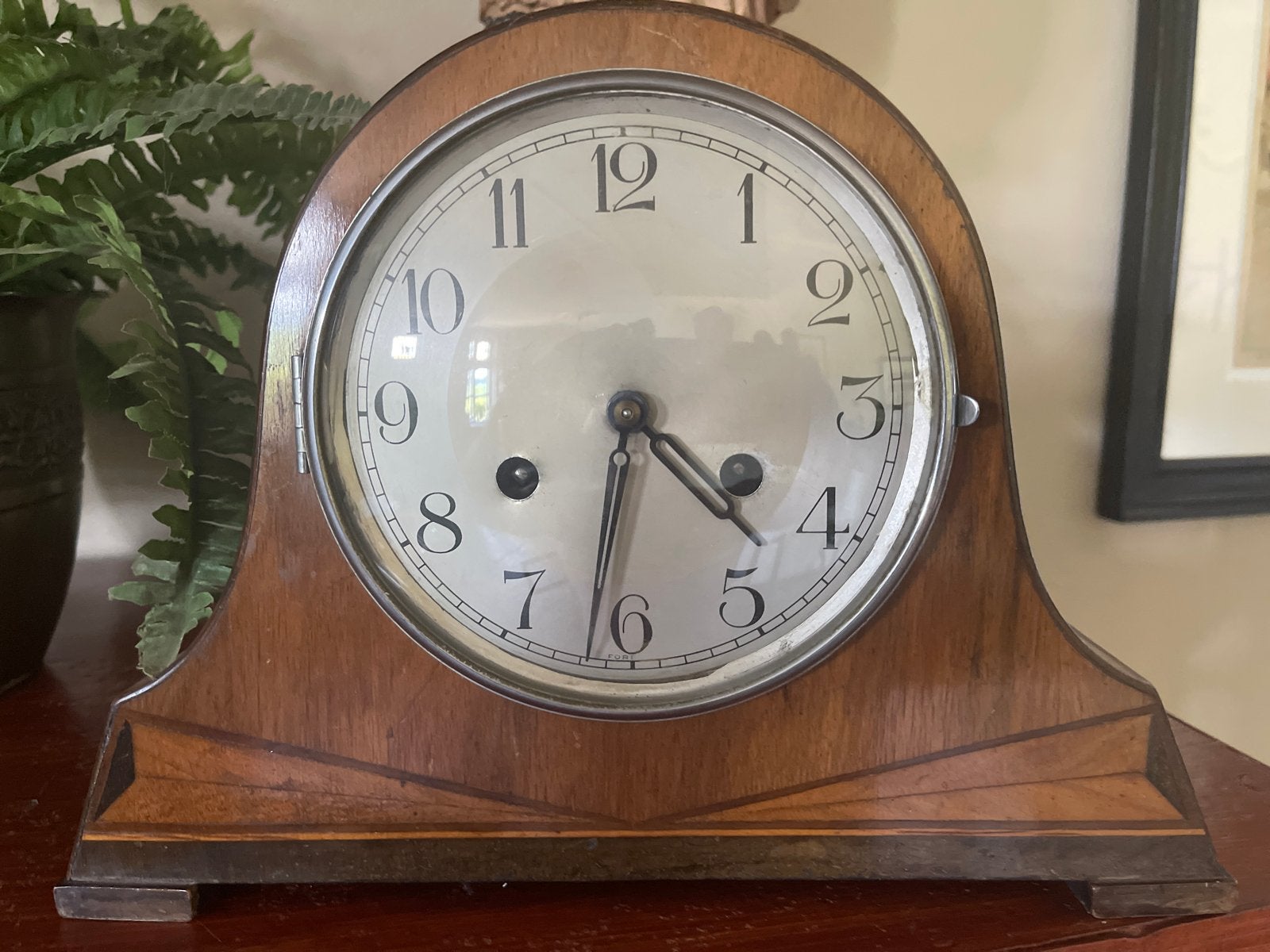 Antieke houten tafelklok met inlegwerk, Ophalen of Verzenden