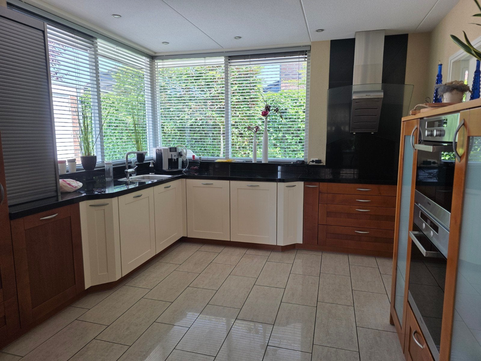 Complete keuken met oven,combimagnetron, koelkast, kookplaat, Ophalen, Gebruikt, Graniet of Steen, Hoekkeuken