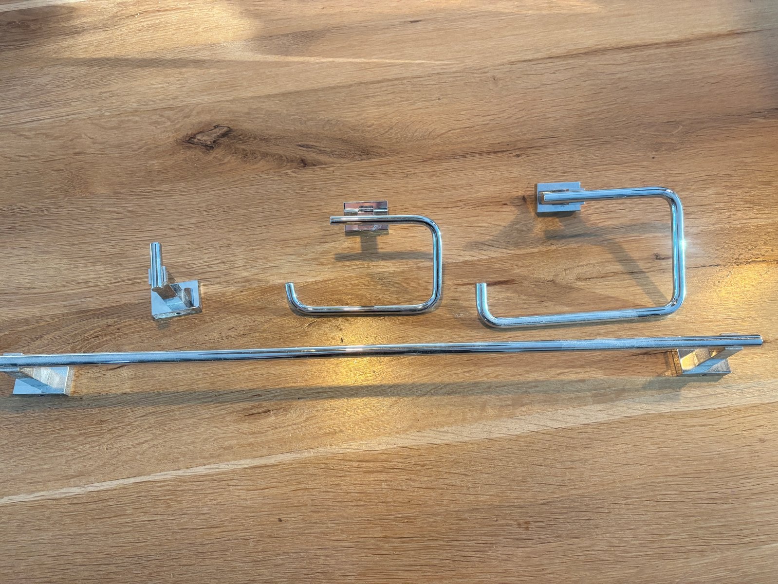 Grohe handdoekenrek, toiletrolhouders & haakje, Huis en Inrichting, Ophalen, Zo goed als nieuw, Overige kleuren, Handdoekenrek