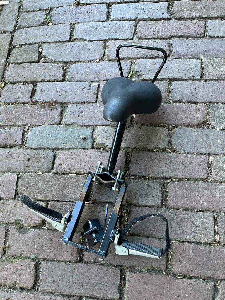 Zadel kinderzitje voorop damesfiets, Fietsen en Brommers, Fietsaccessoires | Fietsstoeltjes, Ophalen of Verzenden, Gebruikt, Voorzitje