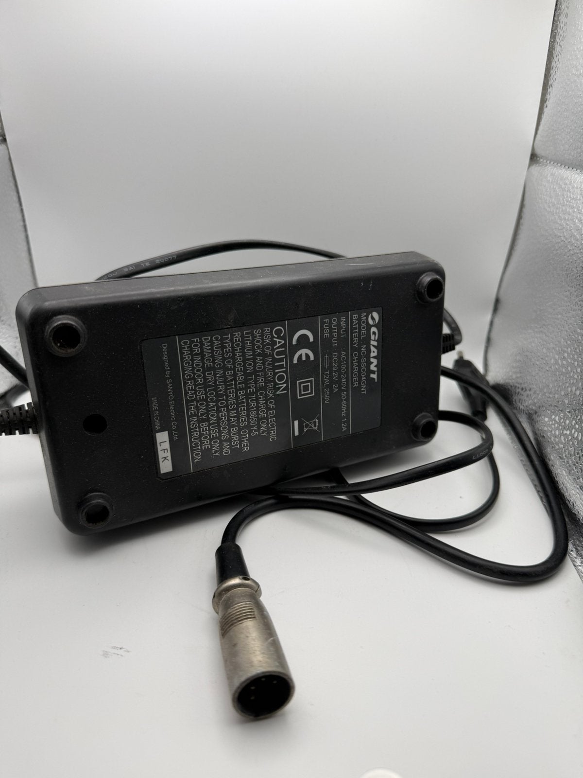 Originele Giant Acculader 29.2V 2A NC-SSC04GNT - Sanyo, Ophalen of Verzenden, Gebruikt