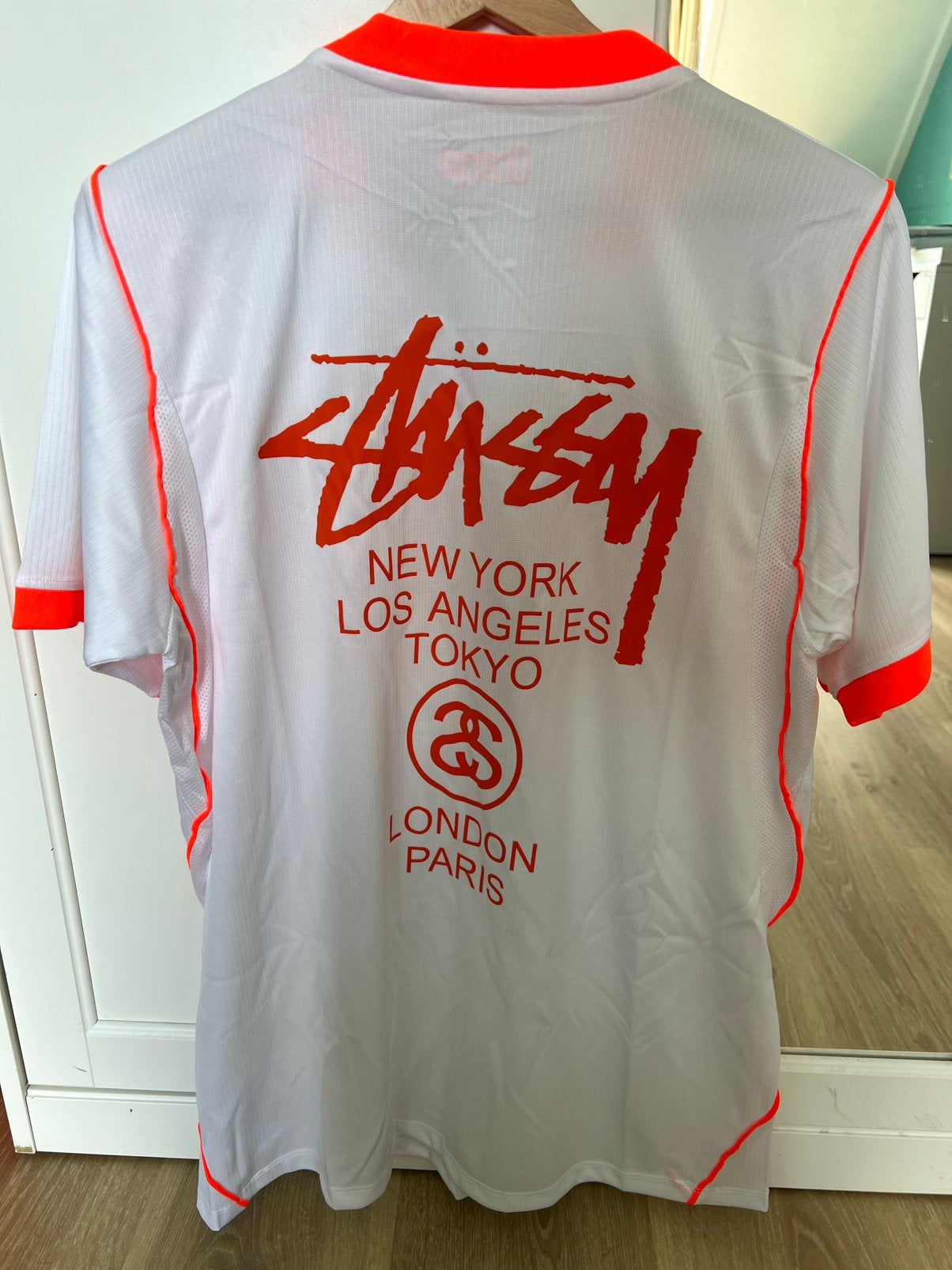 Nederlands elftal uitshirt WK 2026 Stüssy  Maat M, Maat 48/50 (M), Wit, Nieuw, Ophalen of Verzenden